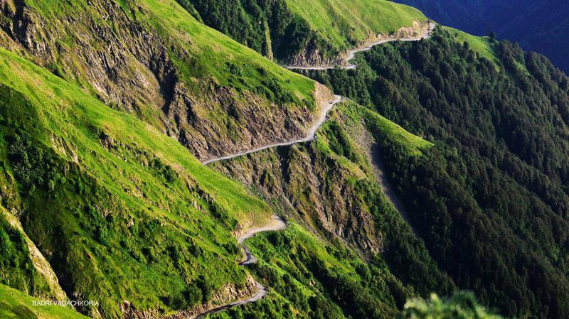 უბედური შემთხვევა თუშეთში - ველოსიპედისტთა ჯგუფის წევრი ხევში გადავარდა და დაიღუპა