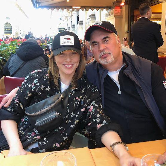 ვალერი მელაძის და ალბინა ჯანაბაევას ოჯახური იდილია ფოტოებში - რას ჰყვება მომღერალი შვილებზე