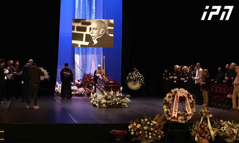 გია ყანჩელი რუსთაველის თეატრიდან ტაშით გააცილეს - როგორ დაემშვიდობა საზოგადოება მაესტროს