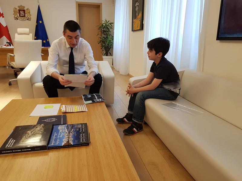 რა წერილი მისწერა 9 წლის ბიჭმა შს მინისტრს - გიორგი გახარია დაჩი გულუას შეხვდა