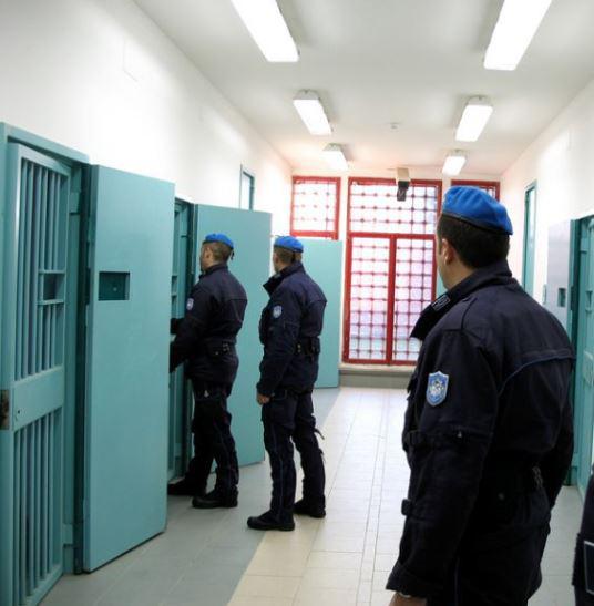 "მეუღლე შევიდა საკანში და ნახა, ადამიანი დაჩეხილი იყო" - 32 წლის ქართველი პატიმარი იტალიის ციხეში სასტიკად აწამეს და გაუპატიურებით ემუქრებოდნენ