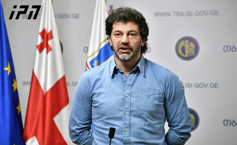 "გამოითქვა აზრი, რომ გადაღებილს ისე ვერ გაყიდიან, როგორც სურთ" - კალაძე განმარტავს, რატომ აღარ მოუწევთ ტაქსის მძღოლებს მანქანების თეთრად შეღებვა