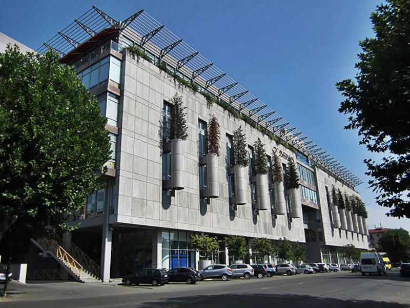 სავაჭრო ცენტრ „ქარვასლაში“ ნაღმის შესახებ შეტყობინება ცრუ აღმოჩნდა