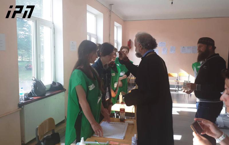 ზუგდიდში საარჩევნო უბნები აკურთხეს