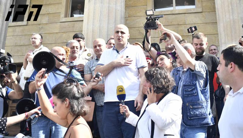 "ბიძინა ივანიშვილის მდგომარეობა დღეს უფრო მძიმეა, ვიდრე გუშინ იყო" - რა განაცხადა ნიკა მელიამ სასამართლოდან გამოსვლის შემდეგ