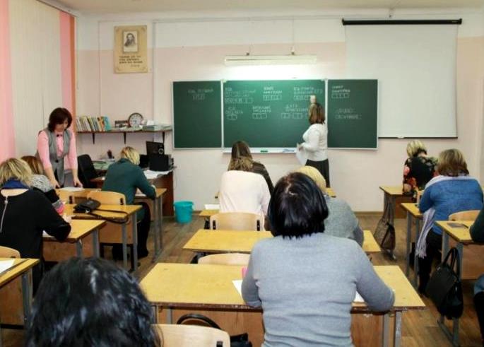 "ეს ღირსების შემლახველია ბავშვისთვის" - როგორ ირღვევა თქვენი შვილის უფლებები სკოლებში მშობელთა კრებაზე?