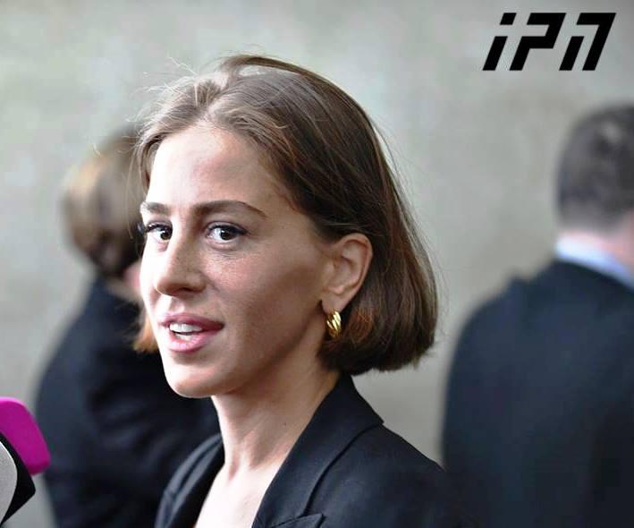 "მე არ ვარ პოლიტიკოსი და ისე დამისვით კითხვები, რომ გავიგო" - ნინი ქარსელაძე "დაიცავი საქართველოს" შეკრებაზე