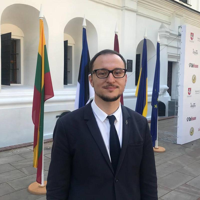 "შვებულებას საქართველოში გავატარებ, თქვენი ქვეყნის მხარდასაჭერად" - უკრაინელი დეპუტატი