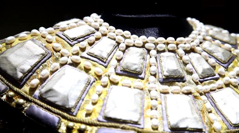 თამარ მეფის კაბა 3 621 მარგალიტით - ხელოვნების სასახლის უნიკალური ექსპონატის ისტორია