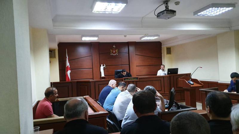 "არ ვიცი, როგორ შევიდნენ ისინი ობიექტზე..." - რას ჰყვება 16 წლის მუშის საქმეზე დაკავებული დირქტორი, რომელსაც პატიმრობა შეუფარდეს