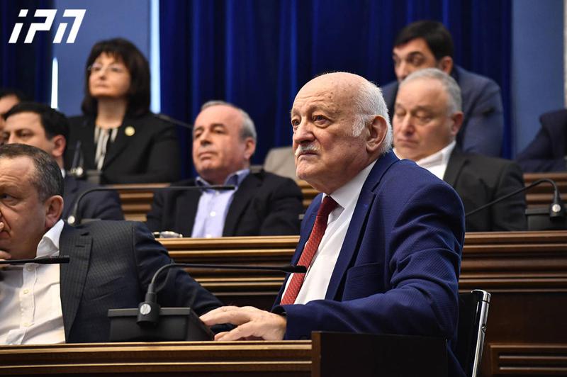 "ბავშვები არ შიმშილობენ... თუ ვინმე შიმშილობს, ე.ი ოპოზიციამ აშიმშილა" - "ოცნების" დეპუტატი