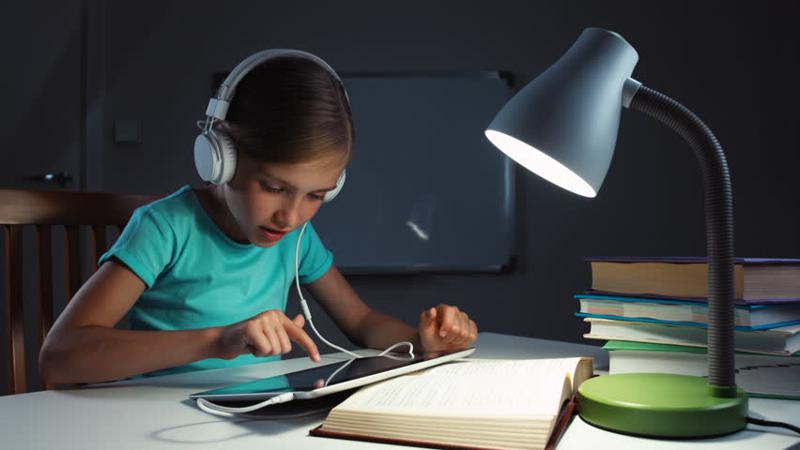 როგორ უნდა დავეხმაროთ ბავშვს ადრეულ ასაკში, რომ სკოლაში წარმატებული იყოს - სპეციალისტის რეკომენდაციები