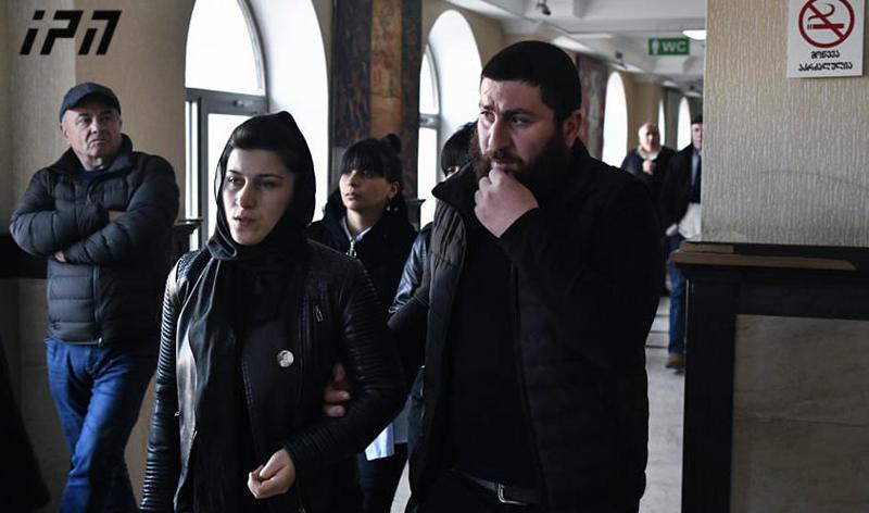 "კითხვები დავუსვი, მიზეზი მაინტერესებდა, მაგრამ ენა გადაყლაპა..." - რაზე ისაუბრა გორში მოკლული 9 წლის გოგონას დედამ სასამართლოში