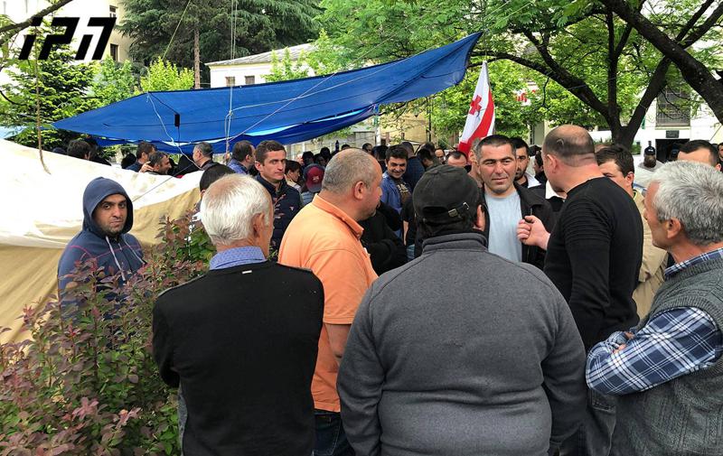 ჭიათურაში სკოლები და ბაღები გაიფიცნენ და მაღაროელებს სოლიდარობას უცხადებენ - რას სთავაზობს "ჯორჯიან მანგანეზი" გაფიცულებს