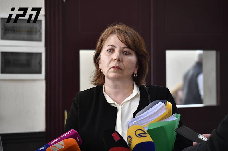 7 თვის შვილის მკვლელობაში ბრალდებული არასრულწოვანი გოგონა მისთვის პატიმრობის შეფარდებას დაეთანხმება