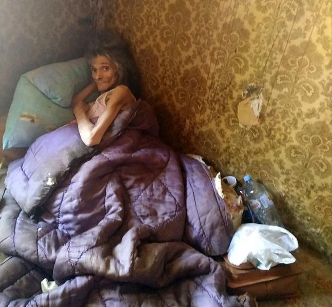 "შიმშილით გარდაიცვალა, გესმით? რამდენიმე წელი ერთ კუთხეში მიწოლილი სიკვდილს ელოდებოდა" - ჟურნალისტი ნანა ნადირაძე დაიღუპა