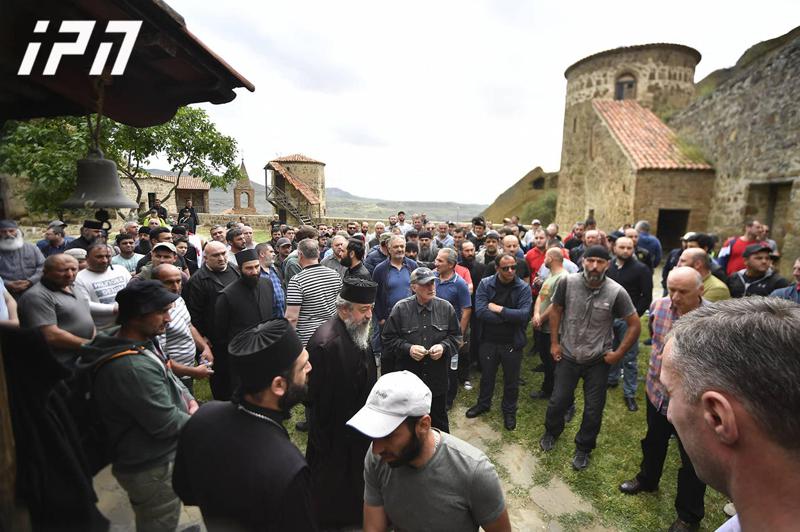 კატეგორიულად მოსთხოვეთ აზერბაიჯანს, რომელიც შემოჭრილია იარაღით ხელში, დატოვოს ჩვენი ტერიტორია! - რა მიმართვას ავრცელებს გარეჯის მონასტრის წინამძღვარი