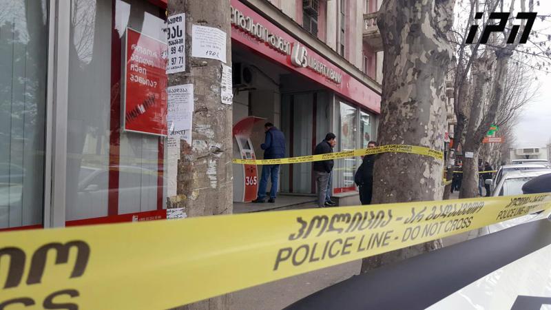 "ლიბერთი ბანკის" მძარცველი ყვითელი "მარშუტკით" გაიქცა - რას ჰყვებიან თვითმხილველები