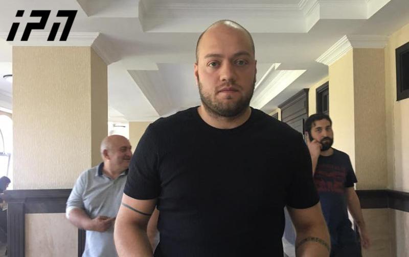 ექიმის ცემაში ბრალდებული მსახიობი რეზი ნასიძე - "აბსურდია, რომ ადამიანს ნარკოტიკის გამო დავარტყი"