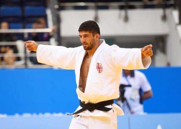 "რუსი დამარცხებულია! იარცევი ბეჭებზე გაკრულია!" - როგორ დაამარცხა ლაშა შავდათუაშვილმა პუტინის ფავორიტი ძიუდოისტი