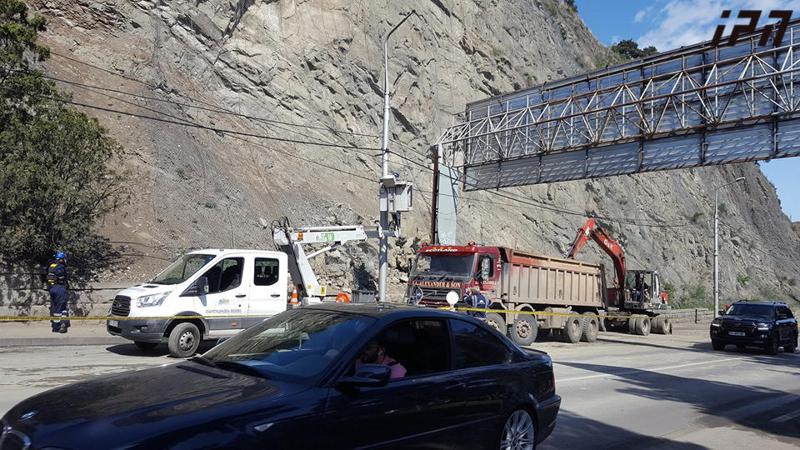 როდის აღდგება მოძრაობა თამარაშვილზე, სადაც გუშინ კლდის მასა ჩამოიშალა