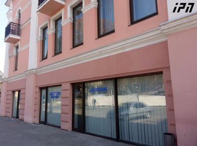 „ქართული ოცნების“ ოფისში პრემიერ-მინისტრის კანდიდატურაზე იმსჯელებენ