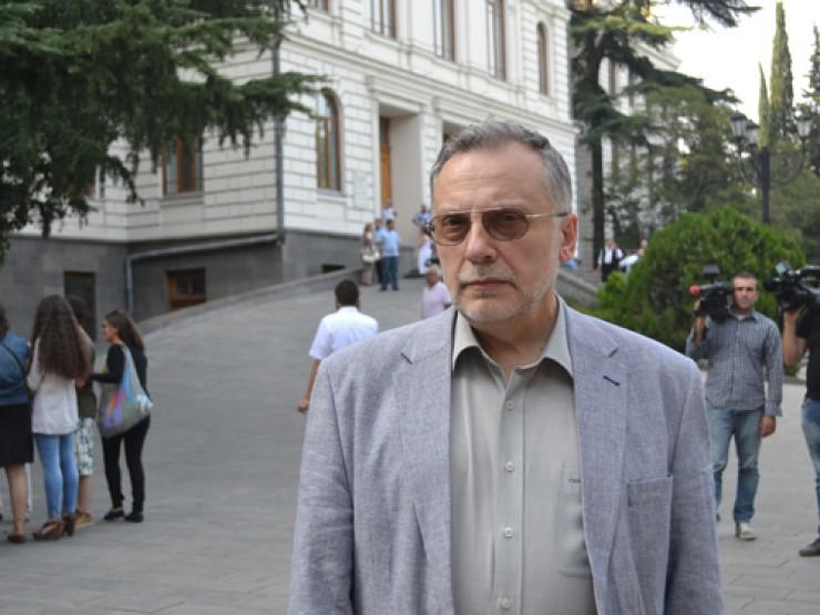 "სანამ მედიცინა არ დაამარცხებს კორონავირუსს, ეკონომიკა მედიცინის მძევლად დარჩება" - როგორ აფასებს ლადო პაპავა მთავრობის ახალ რეგულაციებს