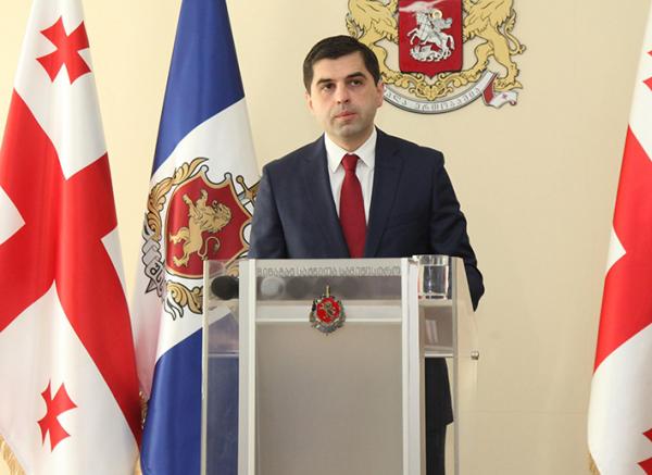 "გუშინ ცრემლსადენი გაზი გამოყენებული არ ყოფილა, იმ დანაყოფის აღჭურვილობაში, რომელიც მართავს მასებს, ე.წ. წიწაკის სპრეია" - კახა საბანაძის ბრიფინგის დეტალები