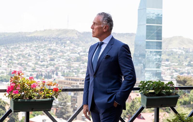 "დავიღალე იმით, რასაც ქვეყანაში ვხედავ, ჩვენ გვჭირდება ალტერნატივა" - ფადი ასლი მამუკა ხაზარაძეზე