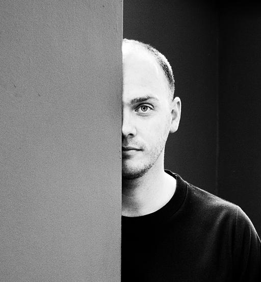 "ათი წელი დამჭირდა, რომ საქართველო ბოლომდე შემეგრძნო" - ლატვიელი ჟურნალისტი, რომელმაც აფხაზეთის ომზე წიგნი დაწერა