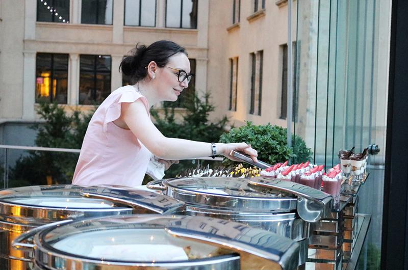 „აზურა ბარი“ - მყუდრო გარემო დედაქალაქის ცენტრში, რომელიც თავს ქალაქგარეთ გაგრძნობინებთ