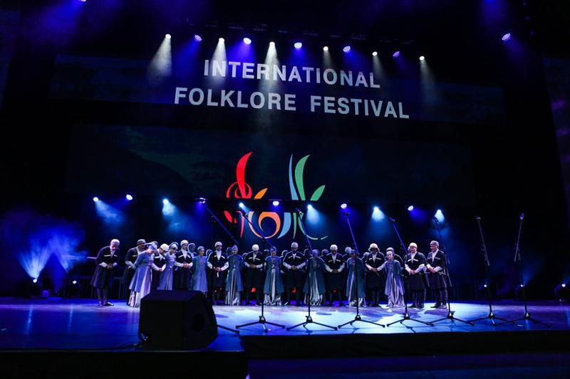 ფოლკლორის ფესტივალი, 96 წლის მოცეკვავე აჭარიდან და „თბილისო“ კორსიკელების შესრულებით