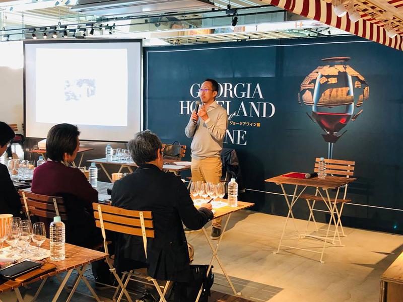 იაპონელი ღვინის მაგისტრი, რომელიც მსოფლიოს ქართულ ღვინოს აცნობს