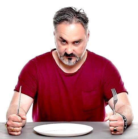 "ბევრი იურისტი და ეკონომისტი მინახავს, რომლებსაც სურთ მზარეულები გახდნენ" - ქართველი შეფი, რომელმაც კულინარიის სწავლა "ბნელი 90-იანებიდან" დაიწყო