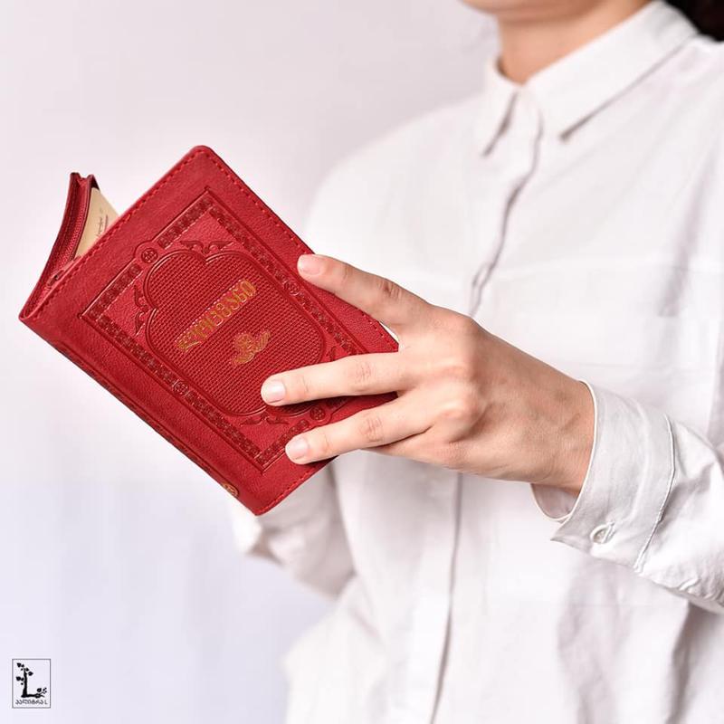 ლოცვანს, რომელიც გამოსვლიდან ერთ დღეში სრულად გაიყიდა, „პალიტრა L” ისევ დაბეჭდავს