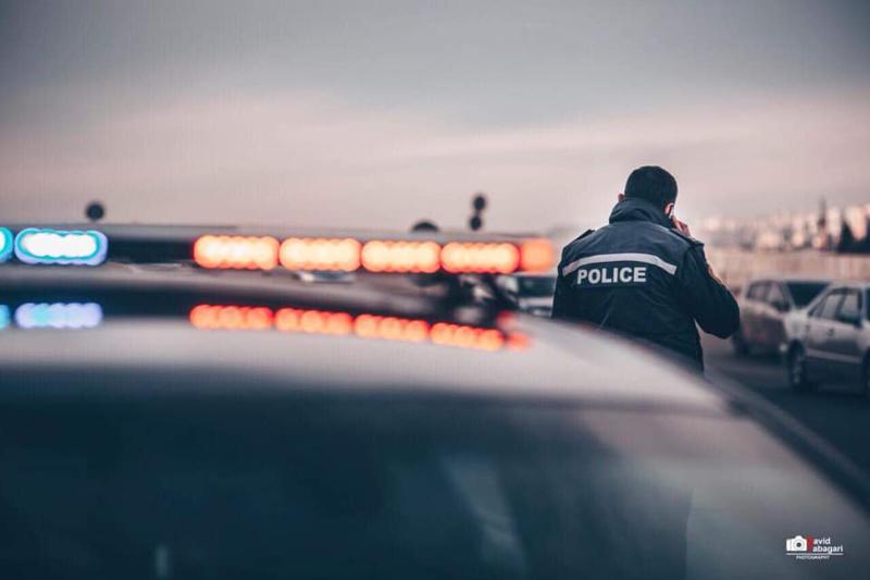 "ჩვენი პატარა მოგზაური უკვე შინაა" - დაუნის სინდრომის მქონე დაკარგული ბიჭუნა პოლიციელებმა იპოვეს