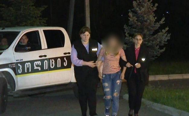 7 თვის ჩვილის მკვლელობაში ბრალდებულ არასრულწოვან დედას პატიმრობა შეეფარდა