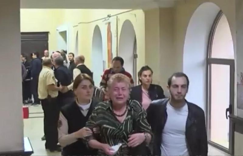 ხმაური სასამართლოში - რა ხდებოდა მას შემდეგ, რაც ხორავას ქუჩის საქმეზე ბრალდებული დ.ღ. დააკავეს