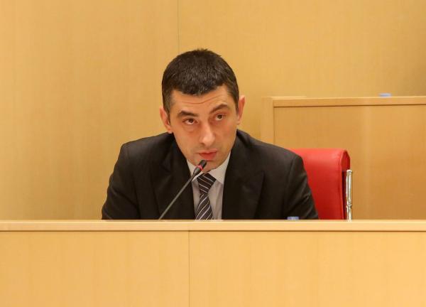 "დისკომფორტი  შევუქმენით 70-100 ადამიანს, რომელიც კლუბში გართობისთვის ემზადებოდა, ბოდიშით, მაგრამ ეს იყო საჯარო ინტერესიდან გამომდინარე" - შს მინისტრი