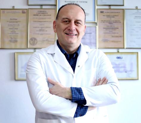 როგორ გროვდება თირკმელში კენჭები და რა თანამედროვე მეთოდებით შლიან მათ - უროლოგ გურამ ქარაზანაშვილის რეკომენდაციები