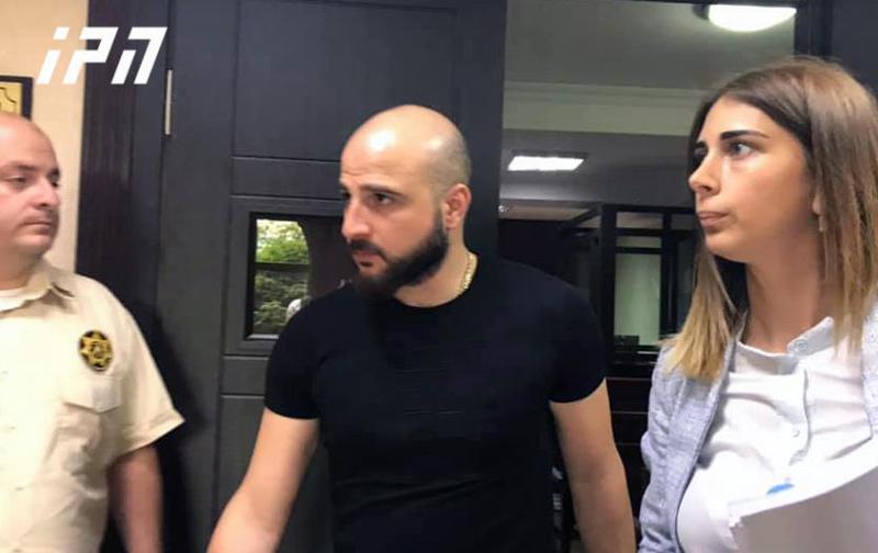 ადვოკატმა პროცესზე ეკლესიიდან ცნობა წარადგინა, რომელიც ლევან ჯიბღაშვილის პიროვნულ დახასიათებას ეხება