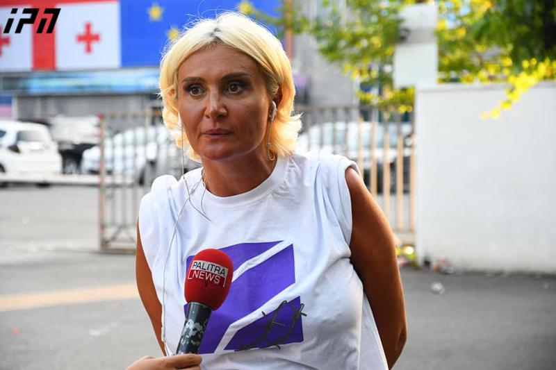 "მელაძე გაუშვეს. უი, და მეც გამიშვეს..." - რას წერს "რუსთავი 2"-ში ცვლილებებზე ნანუკა ჟორჟოლიანი