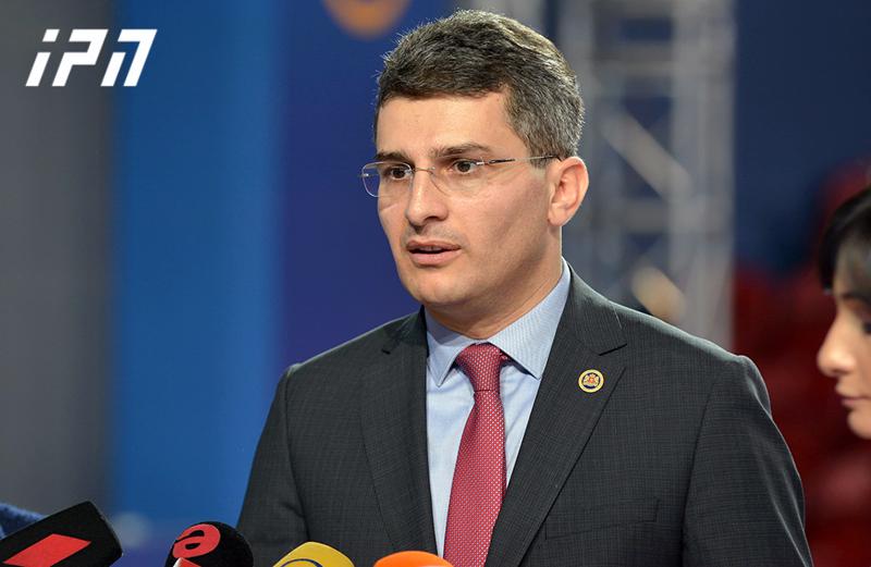 "ადამიანების წამებიდან და საკუთარი ჩვენების ძალით ჭამიდან იქამდე მივედით, რომ დღეს განხილვის საგანია, ჰყავს თუ არა ციხის საავადმყოფოს ექიმების ჯგუფი" - მამუკა მდინარაძე