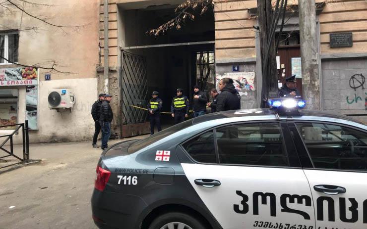ხორავას ქუჩაზე მომხდარი მკვლელობის საქმეზე დაკავებულმა დ.ღ.-მ შესაძლოა, საპატიმრო დატოვოს