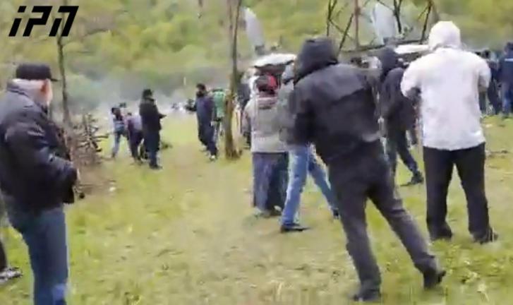 პანკისში ვითარება უკიდურესად დაიძაბა - ადგილობრივები პოლიციას ქვებს ესვრიან, სამართალდამცველები რეზინის ტყვიებს და ცრემლსადენ გაზს იყენებენ