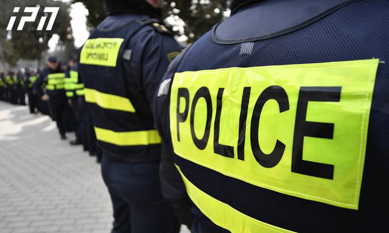 ბოლნისის პოლიციის ყოფილი თანამშრომელი დააკავეს - მას 16 წლის მოზარდის ცემასა და არაადამიანურ მოპყრობაში ადანაშაულებენ