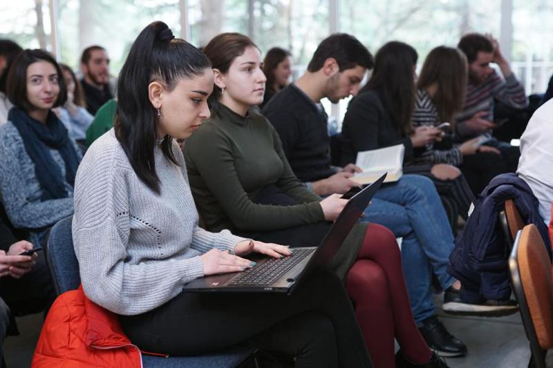 ბიზნესისა და ტექნოლოგიების უნივერსისტეში სტარტაპების დემო დღე გაიმართა