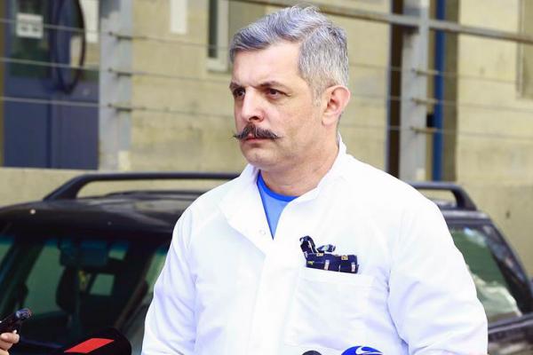 "77 წლის მამაკაცია, სხეულის 35%-ანი დამწვრობით" - გუგა ქაშიბაძის თქმით, თევდორე მღვდლის ქუჩაზე აფეთქებისას დაშავებულის მდგომარეობა მძიმეა