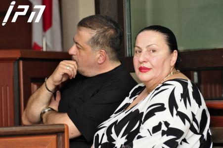 როენა ხუცურაულის ადვოკატი: "თავს არ ცნობს დამნაშავედ, იყენებს დუმილის უფლებას"