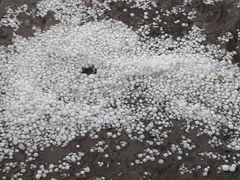 ძლიერი სეტყვა და წვიმა გორში (ფოტოები)